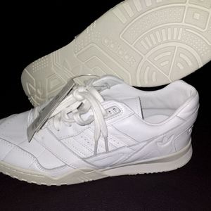 Adidas AR trainer